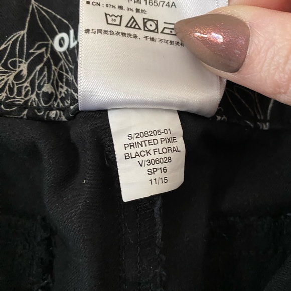 Old Navy Black Floral Pixie Pants Skinny Slacks Size 10/10R - Picture 4 of 4